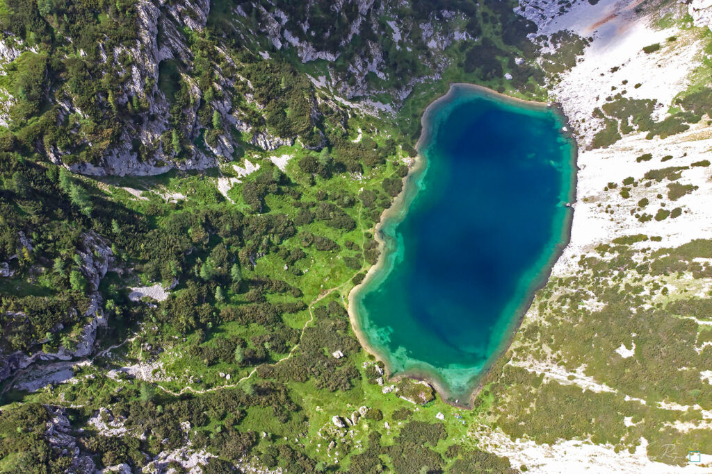 THE MOUNTAIN LAKE 1024x683